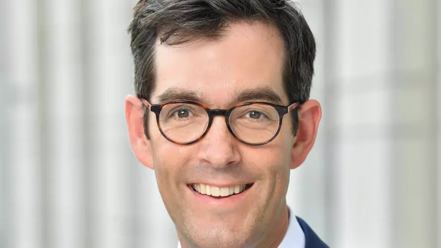 j brooks fordham headshot small